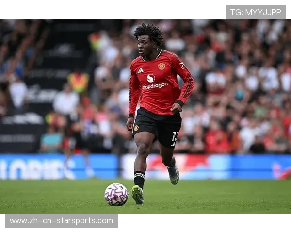 曼联中场组织者抢眼，球队战术逐步成型，曼联的中场球员